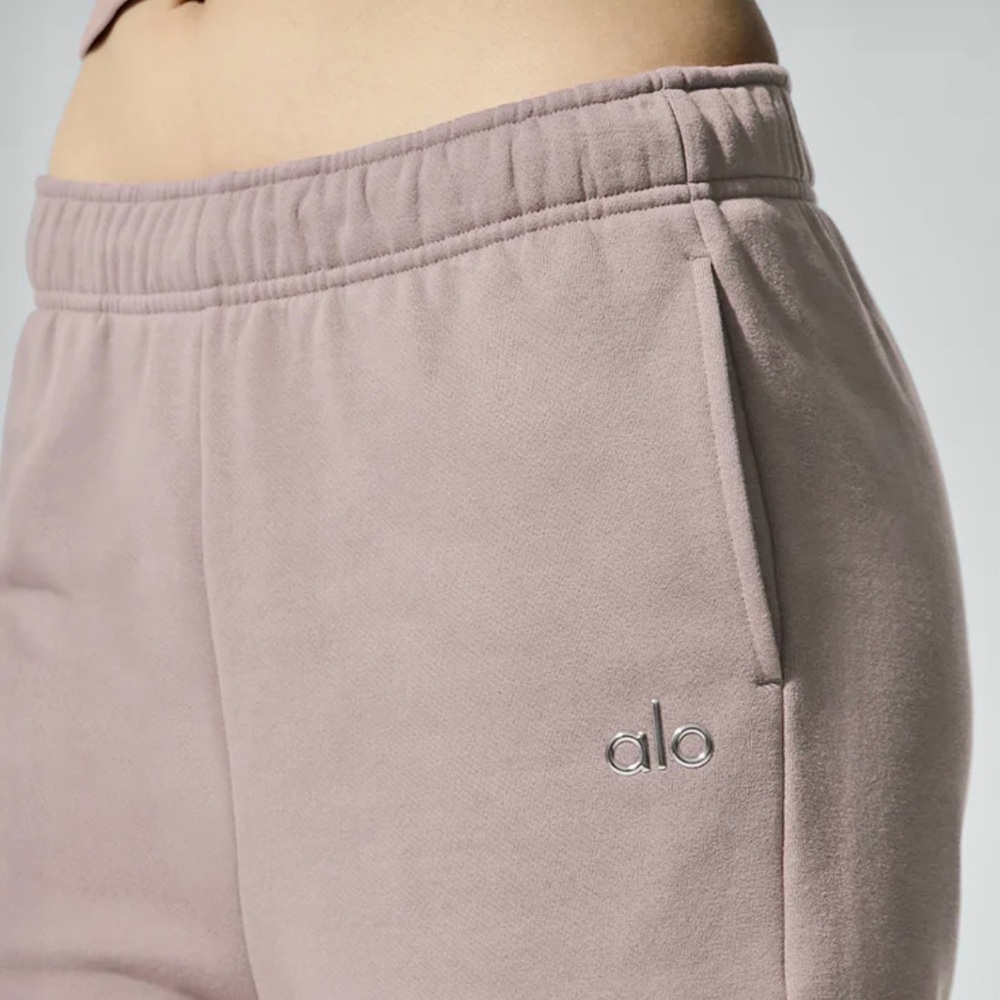 NWT Alo Accolade Sweatpants
